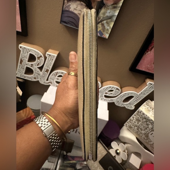 Preloved Celine Wallet Card Bill Holder Large Zip Multifunction (Made In Italy) - Picture 7 of 16